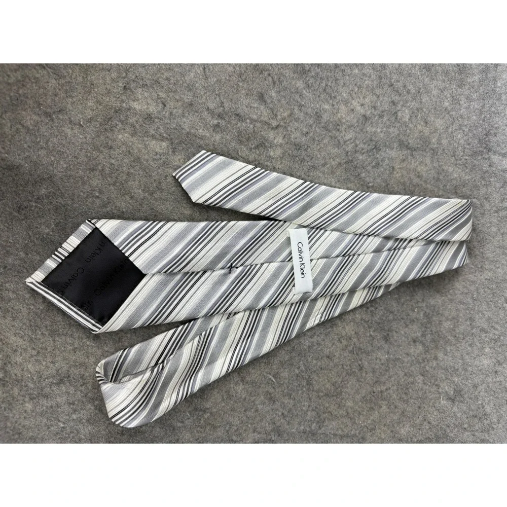 Calvin Klein Mens Silk Blend Striped Necktie Grey Silver Black RN 121148